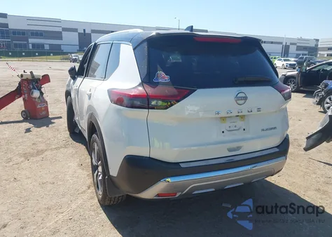 2022 Nissan Rogue Platinum Fwd z USA, uszkodzony, nr VIN JN8BT3DC6NW118357